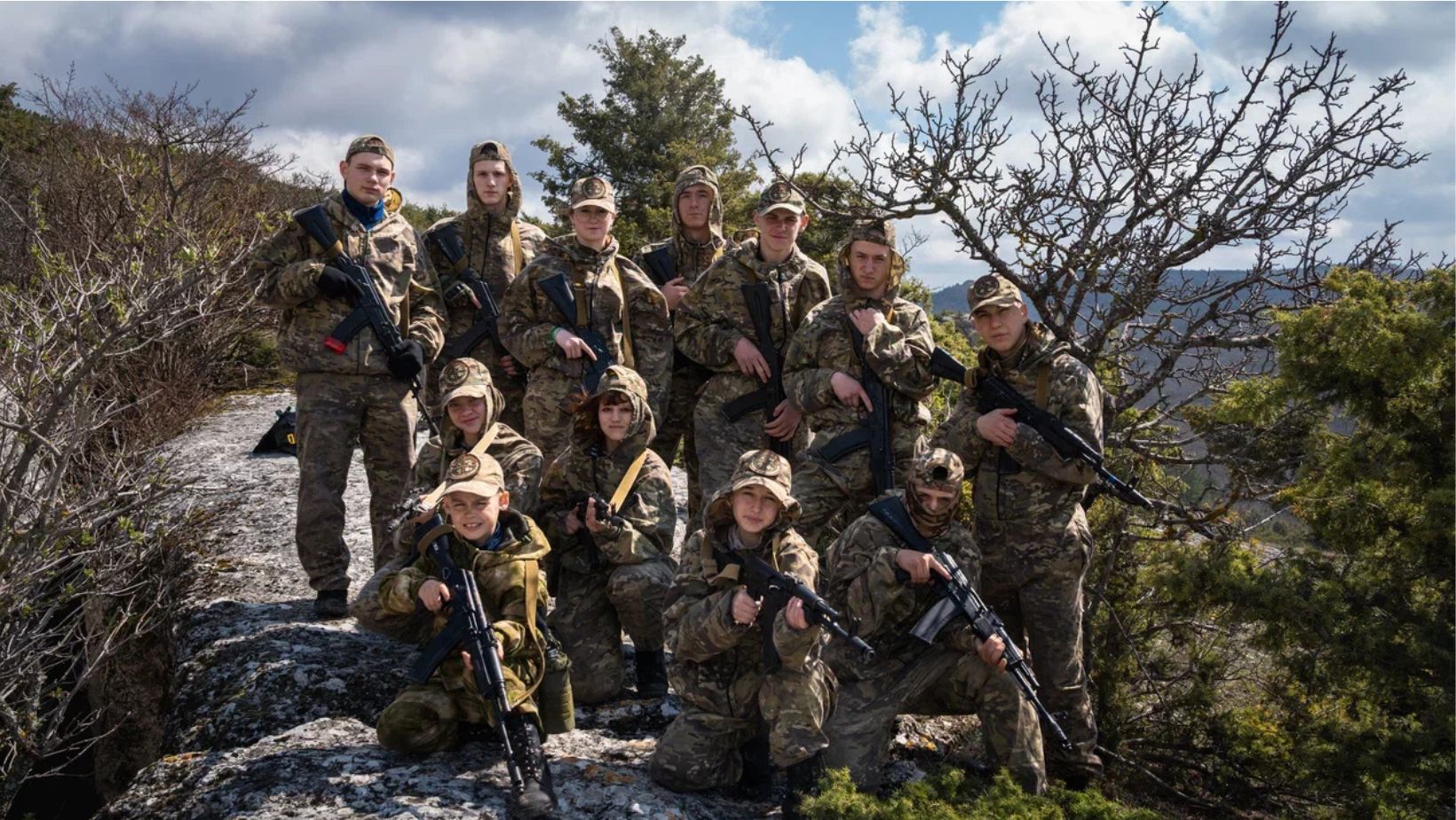 Військово-патріотичні збори «Ш.Т.О.Р.М.» від «Кримпатріотцентру».&nbsp; Учасникі віком від 14 до 17 років.